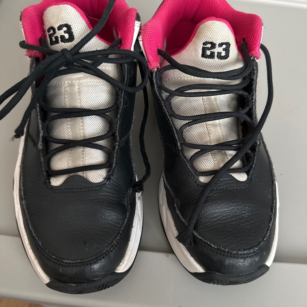 2022 Jordan Max Aura 3 GS 'Black Rush Pink'